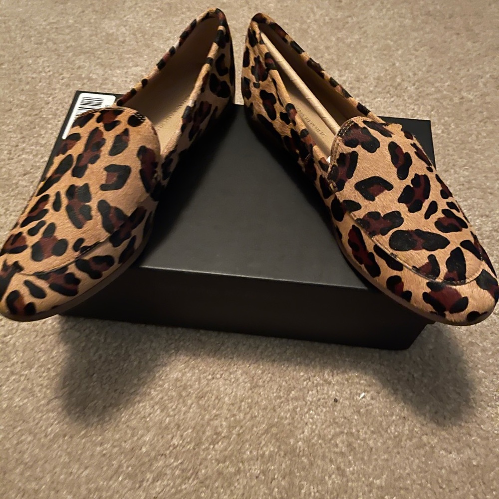 Leopard print ballet flats
